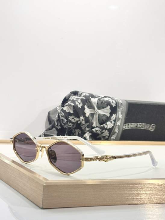 Picture of Chrome Hearts Sunglasses _SKUfw73238221fw